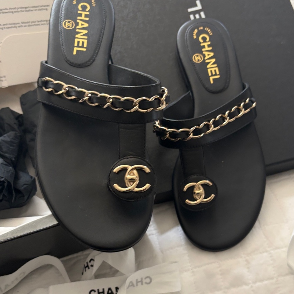 CHANEL Black Leather Chain-Trim Slide Sandals with Gold CC - Picture 9 of 9